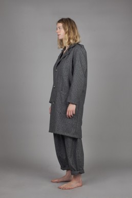 CJ05/ Lapelled long coat Lanefortyfive