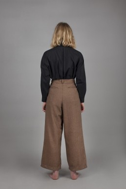 CT02/ Pleated wide trousers lookbook Lanefortyfive